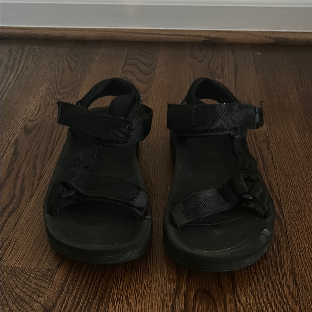 Tevas Size 10 W